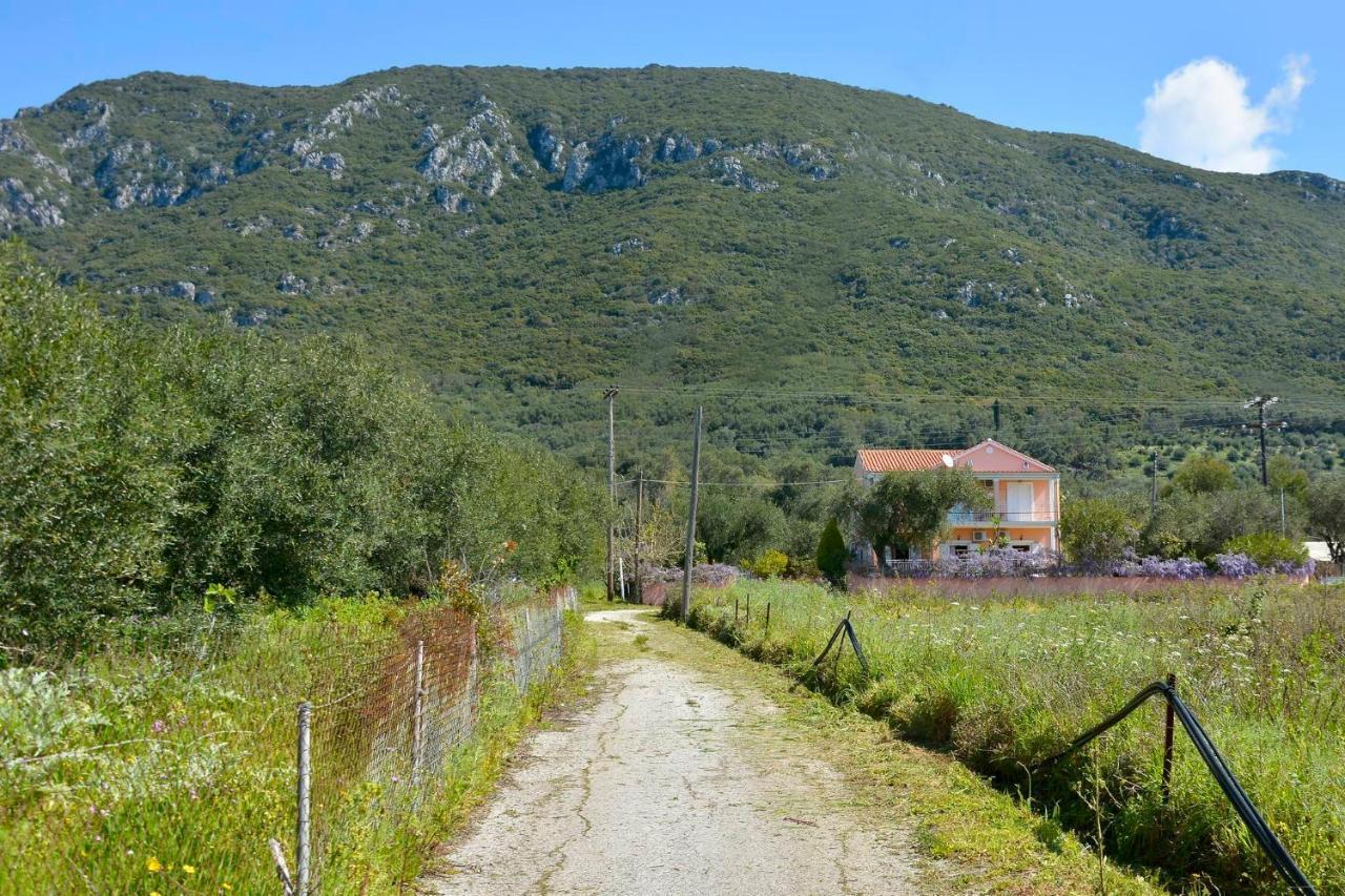 Apartmán Giokos Ágios Matthaíos Exteriér fotografie